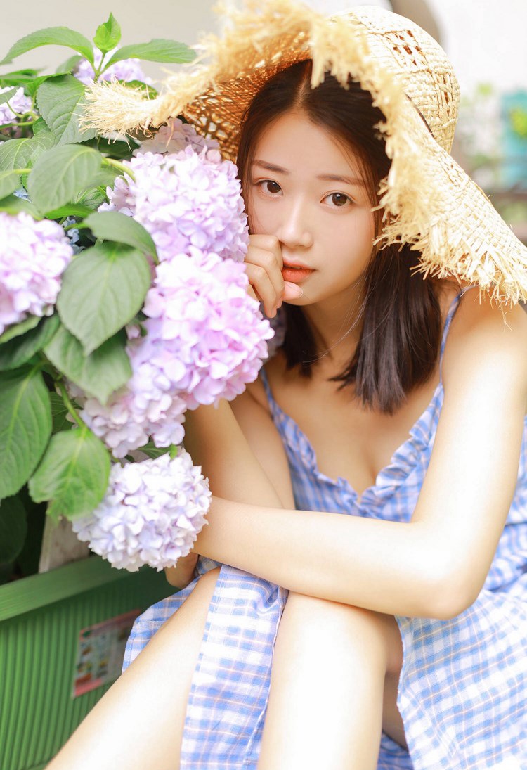 [尤物馆]妩媚尤物少妇王闵多长腿制服诱惑