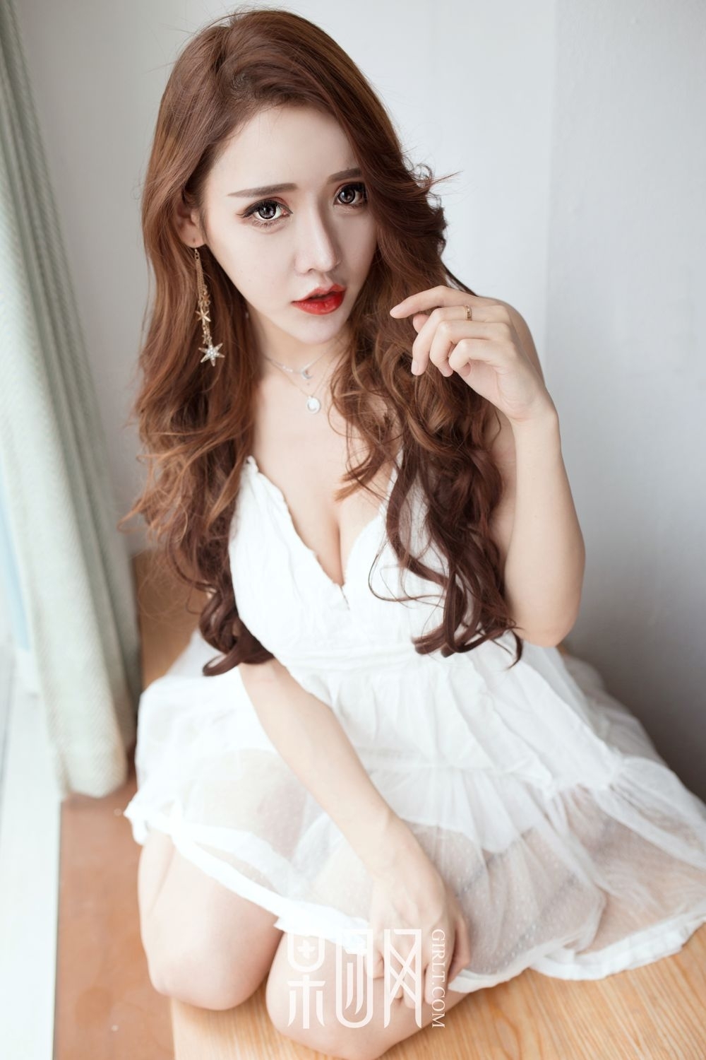 丰腴熟女恩一巨乳绵软黑丝诱惑