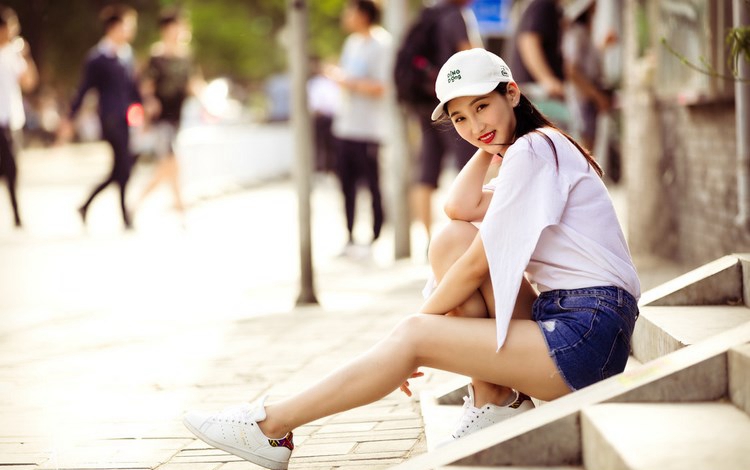 丰腴熟女恩一巨乳绵软黑丝诱惑