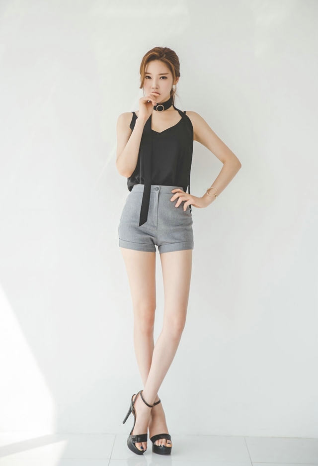 高跟鞋美女性感大长腿私人拍摄