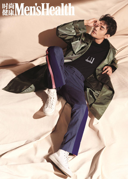 王凯温柔休闲风时尚杂志写真照