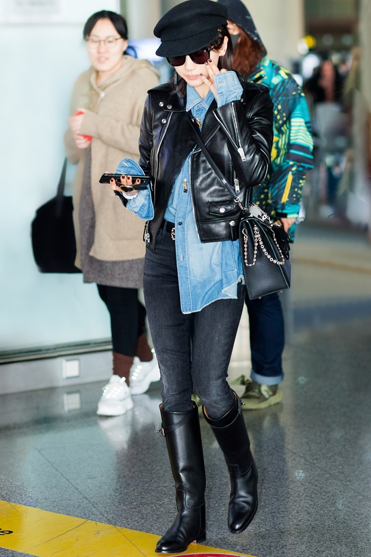 皮夹克墨镜美女王子文女王气场明星生活照写真图片
