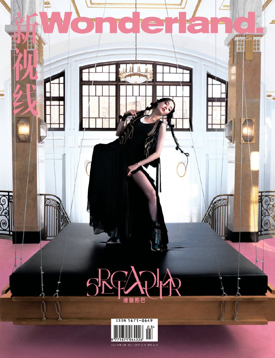 迪丽热巴全黑造型化身猫系少女