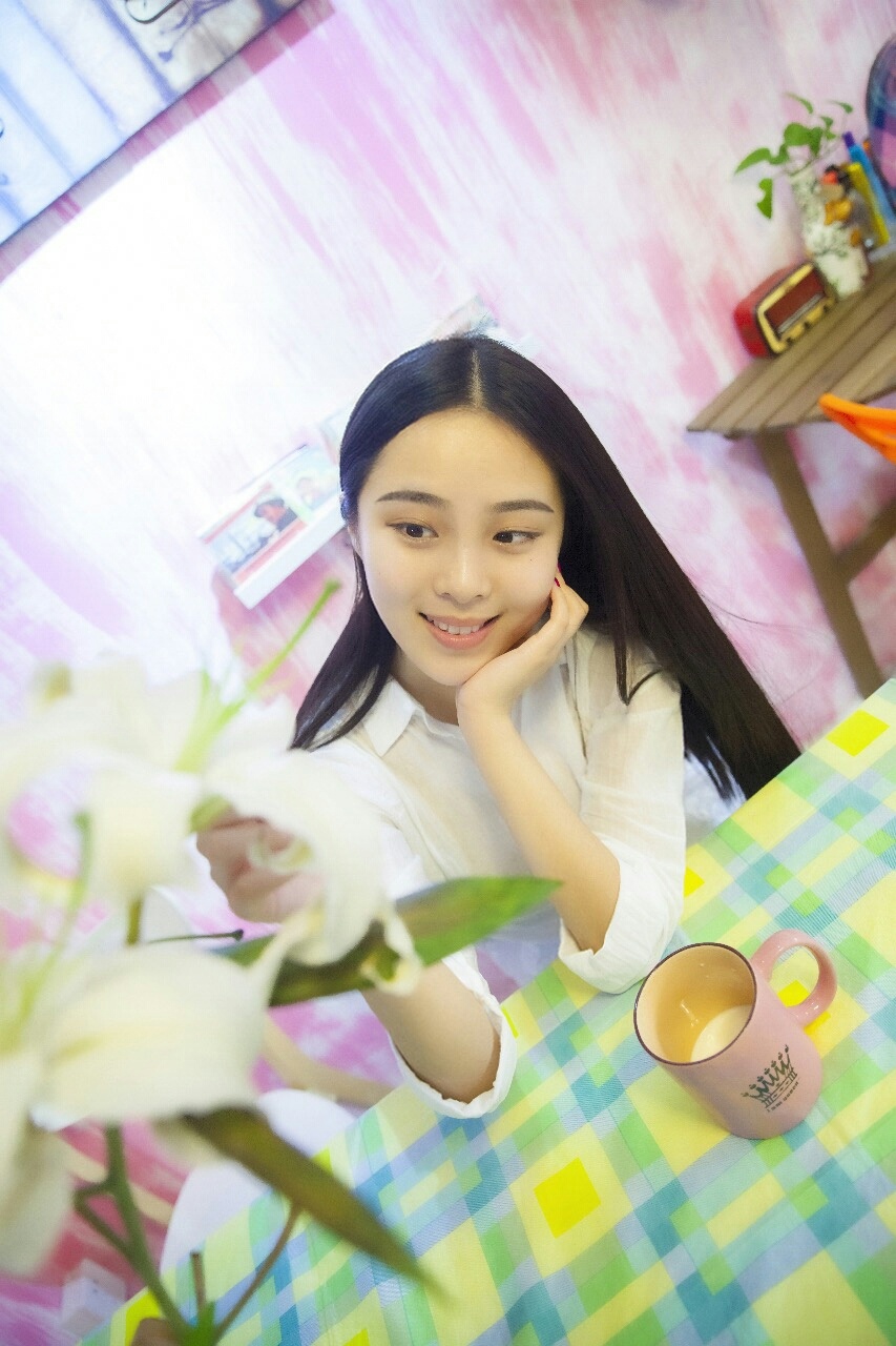 95后邻家清纯女大学生写真
