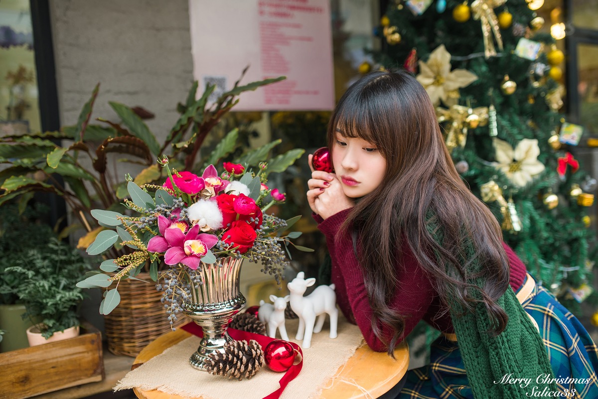 长发刘海美女皮肤超好