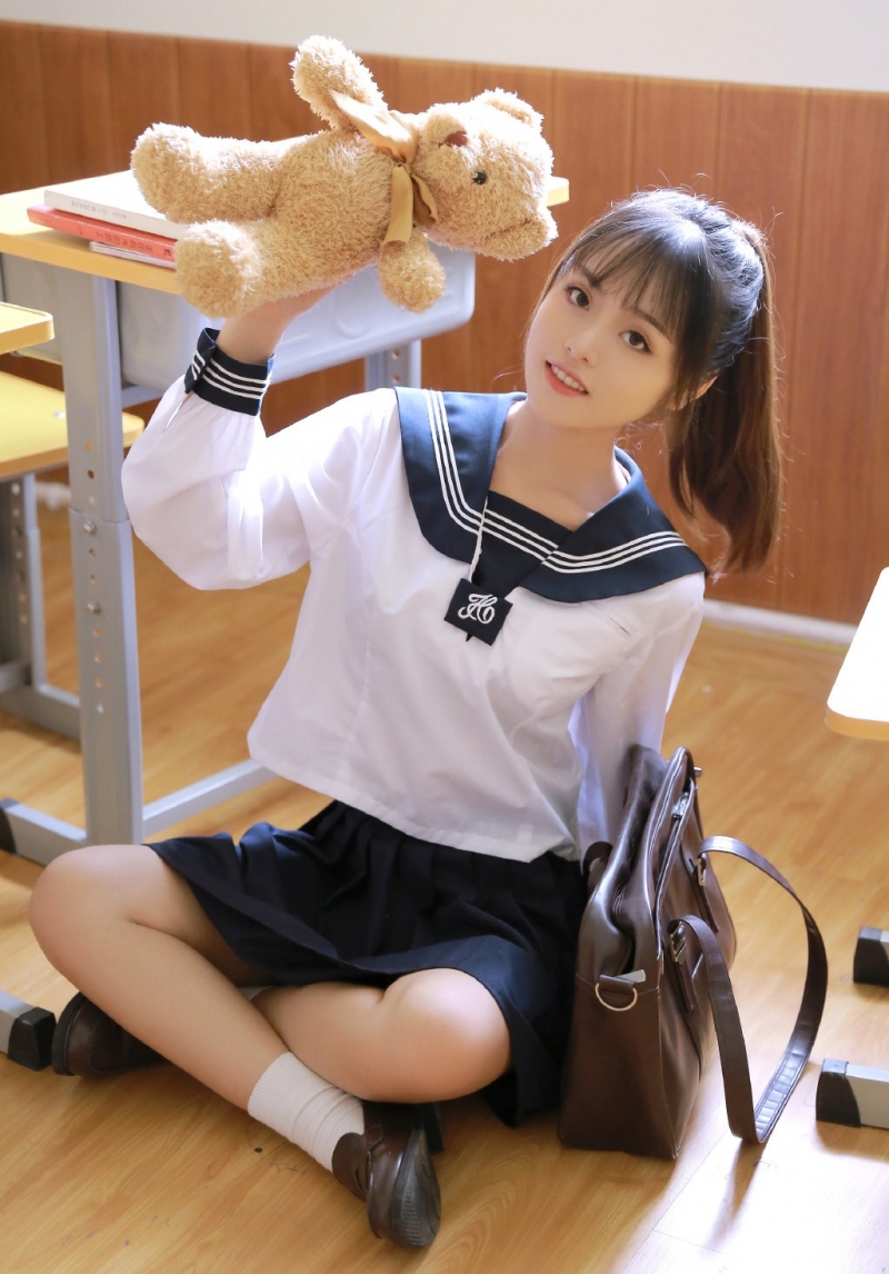 校花jk制服清纯养眼妹子图