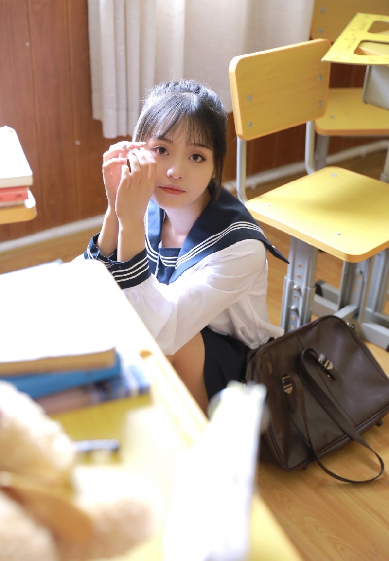 校花jk制服清纯养眼妹子图
