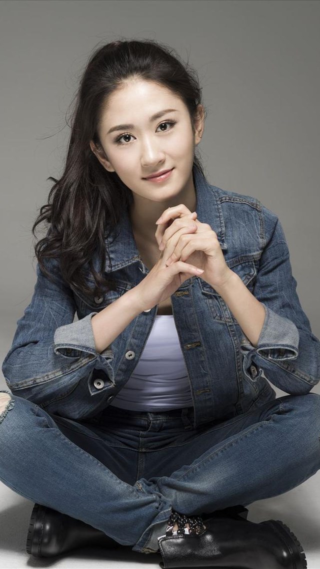 极品丝袜丽人足控福利大尺度诱惑写真