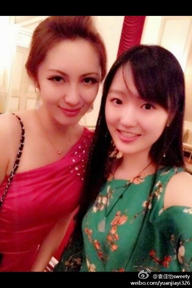 极品丝袜丽人足控福利大尺度诱惑写真