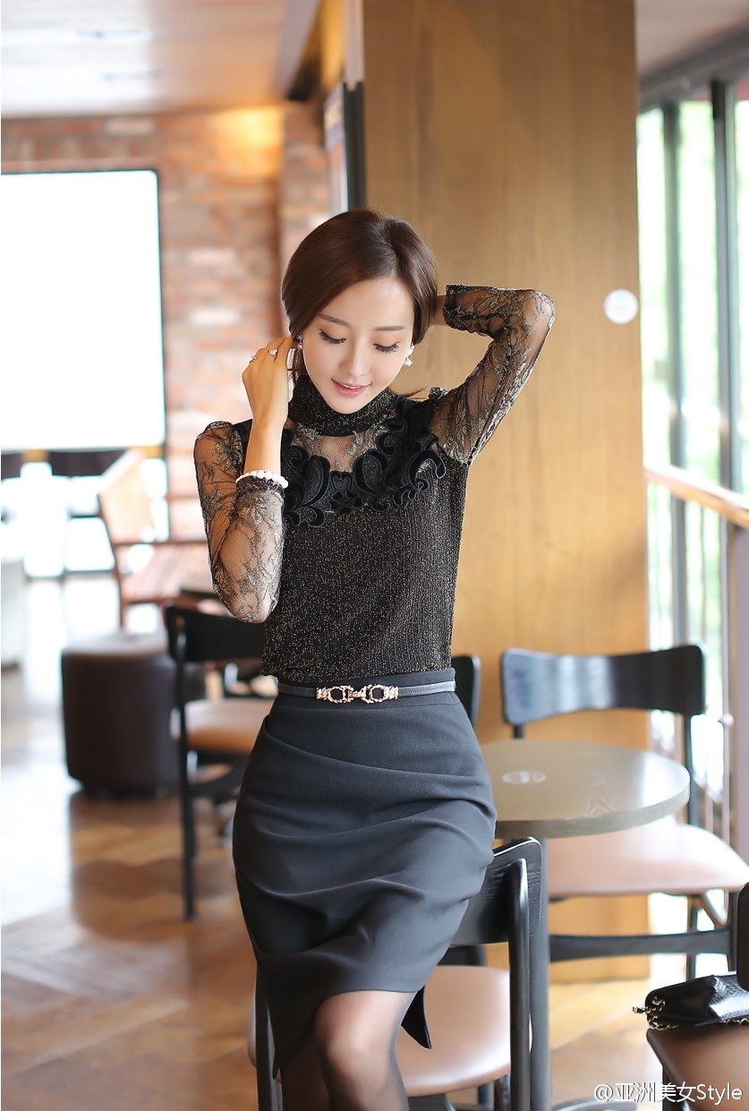 极品气质少妇黑丝美腿写真