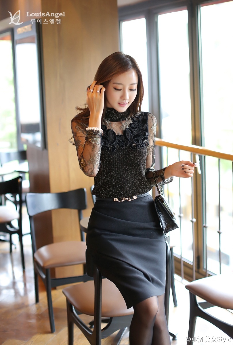 极品气质少妇黑丝美腿写真