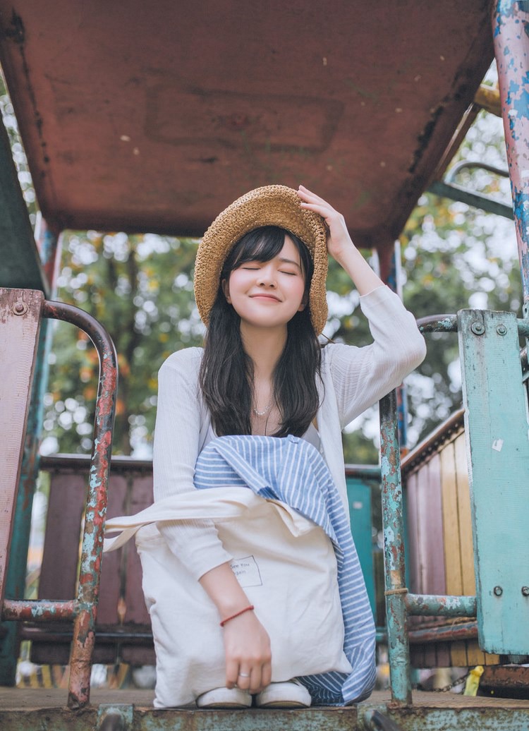 性感胸脯丝袜长腿美女