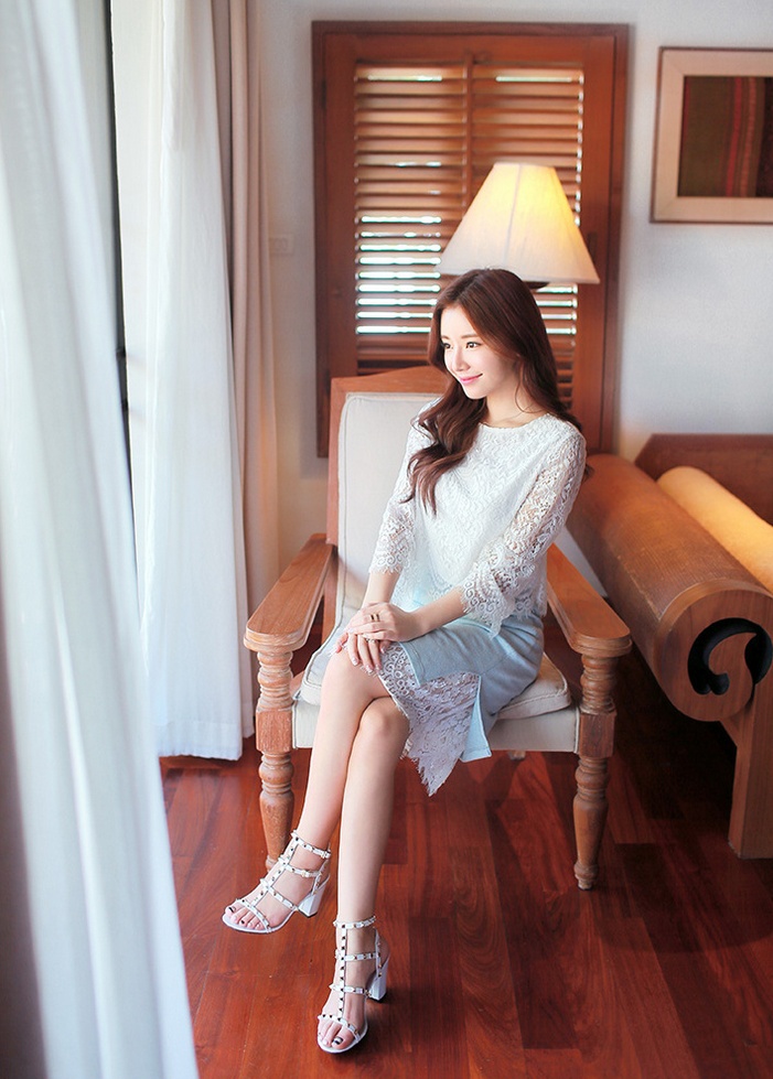 [异思趣向]丝滑透亮的玉足丝袜美足高跟鞋写真