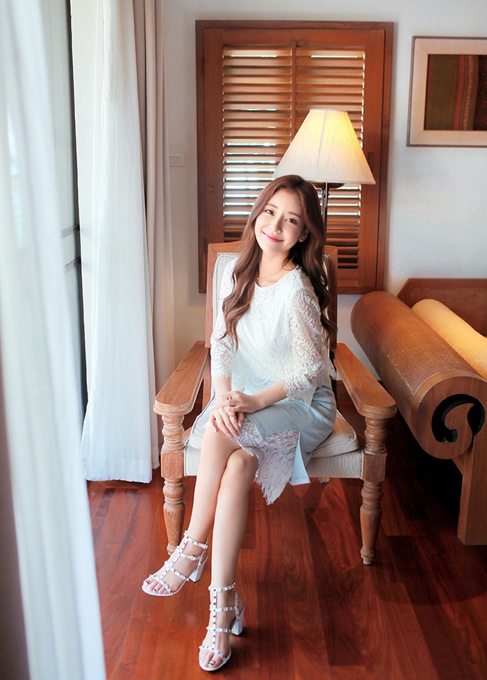 [异思趣向]丝滑透亮的玉足丝袜美足高跟鞋写真