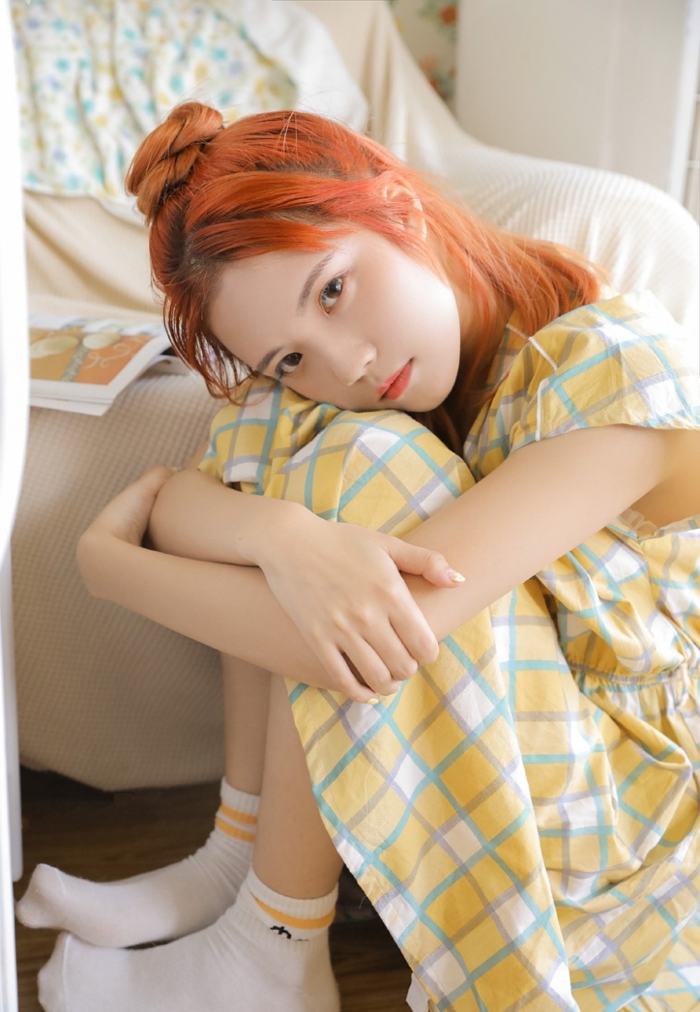 非主流美女碎花连衣裙漂亮脸蛋苗条身材成熟自拍照