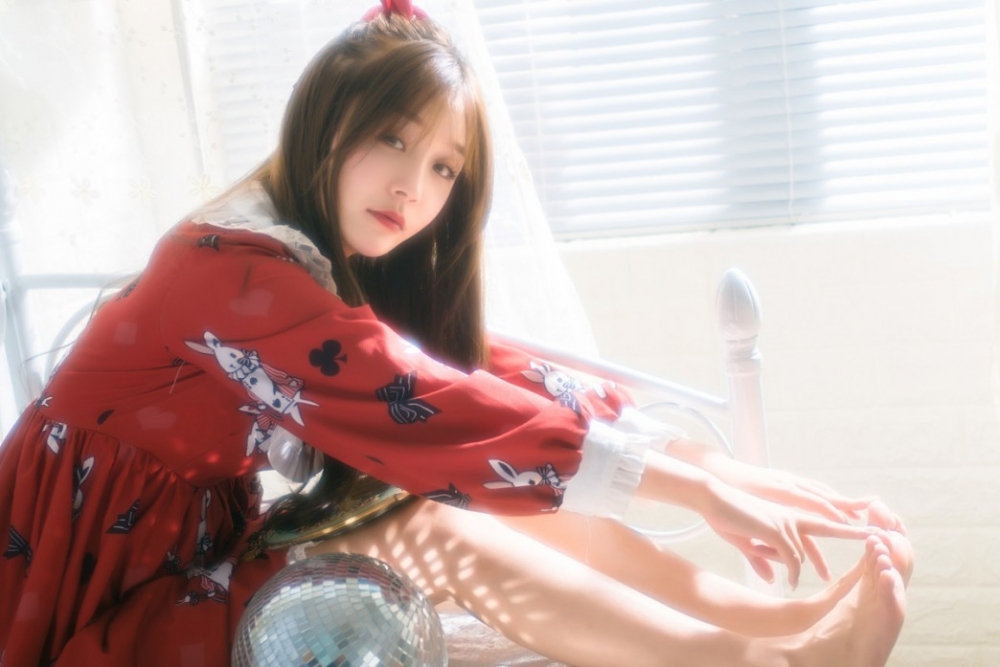 童颜萝莉呆萌可爱少女床上清纯养眼私房写真