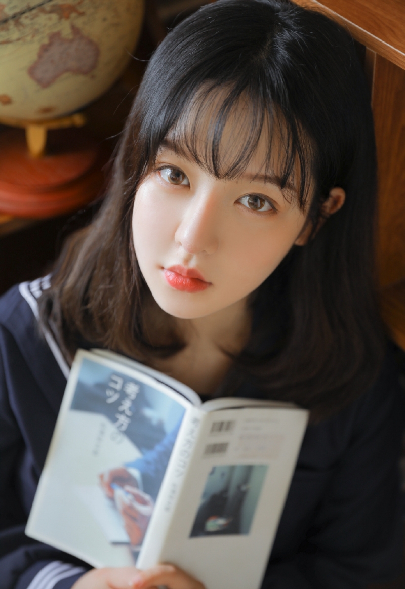 JK制服美女肤白貌美漂亮写真图