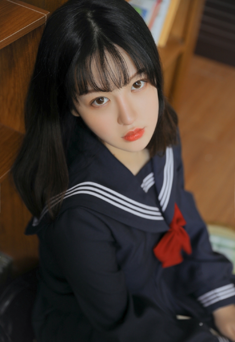 JK制服美女肤白貌美漂亮写真图