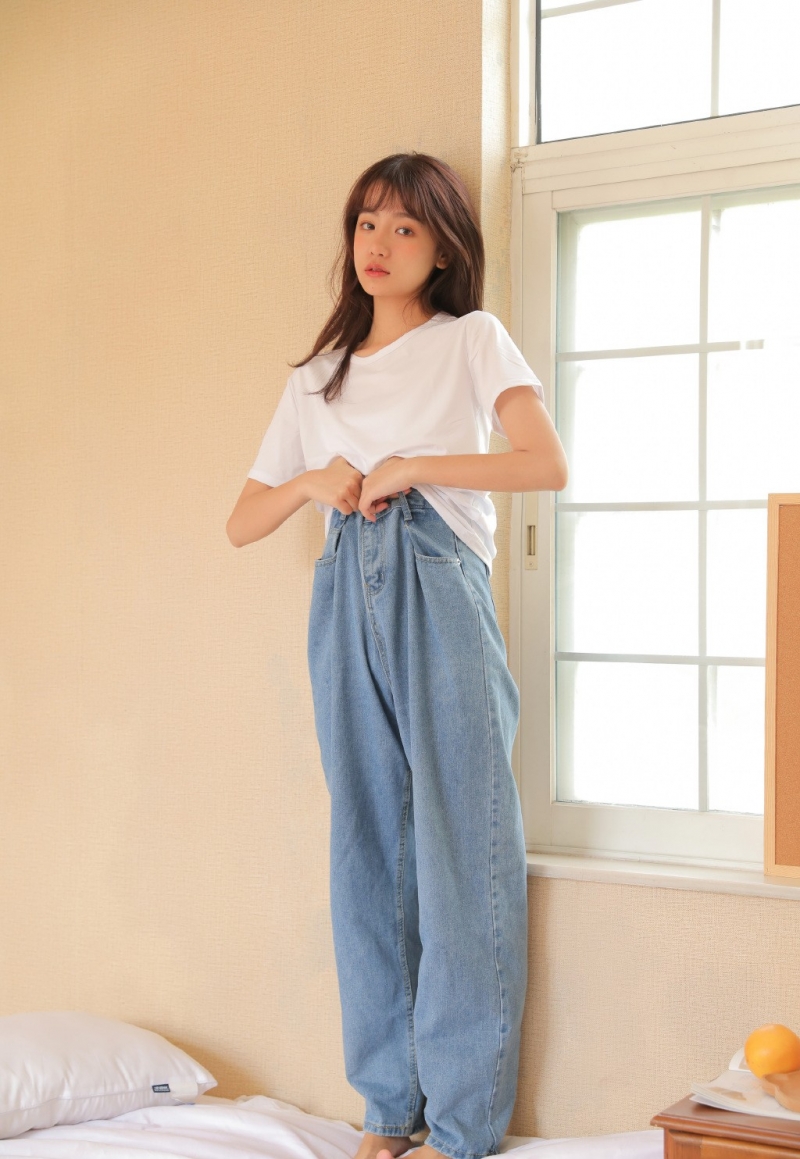 大眼美女娇小可爱图片