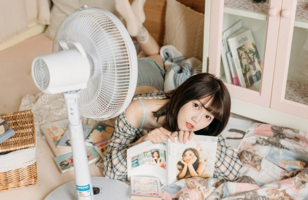 日本美少女内衣性感美背身材丰满诱惑个人写真