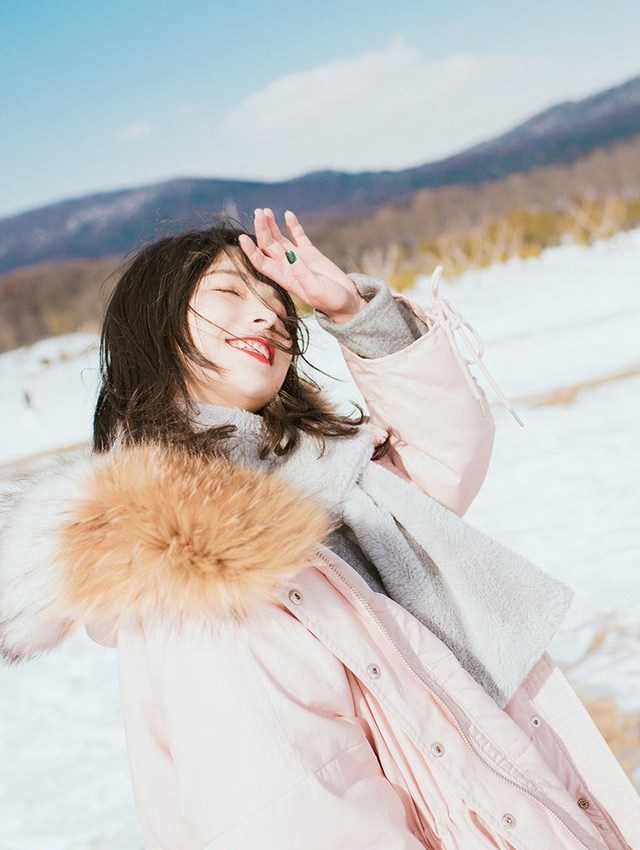 人间尤物周于希紧身包臀裙透明黑丝袜前凸后翘私密图库