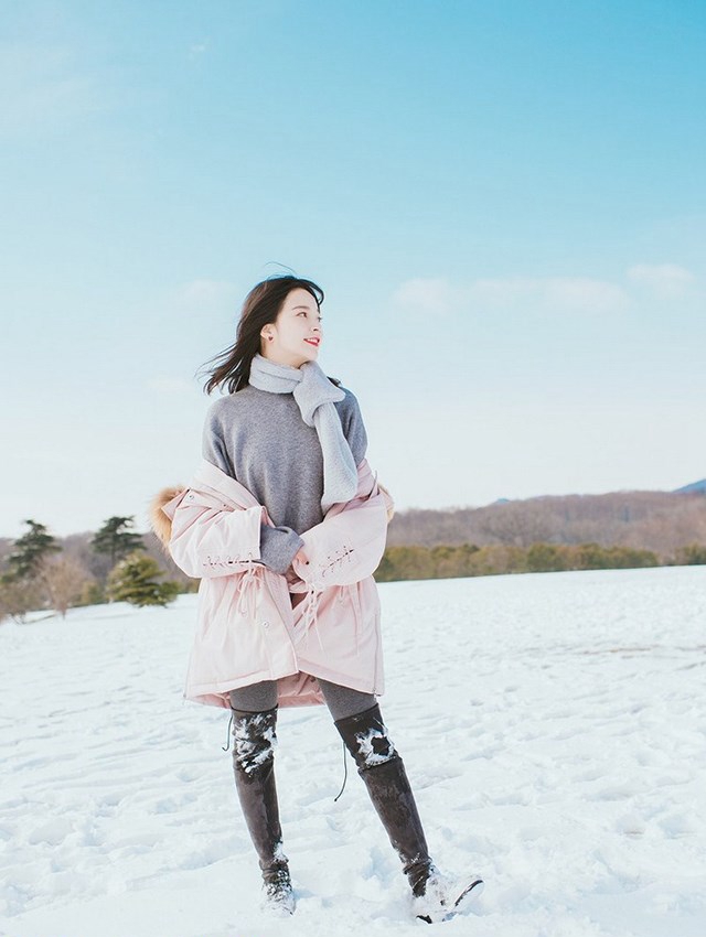 人间尤物周于希紧身包臀裙透明黑丝袜前凸后翘私密图库