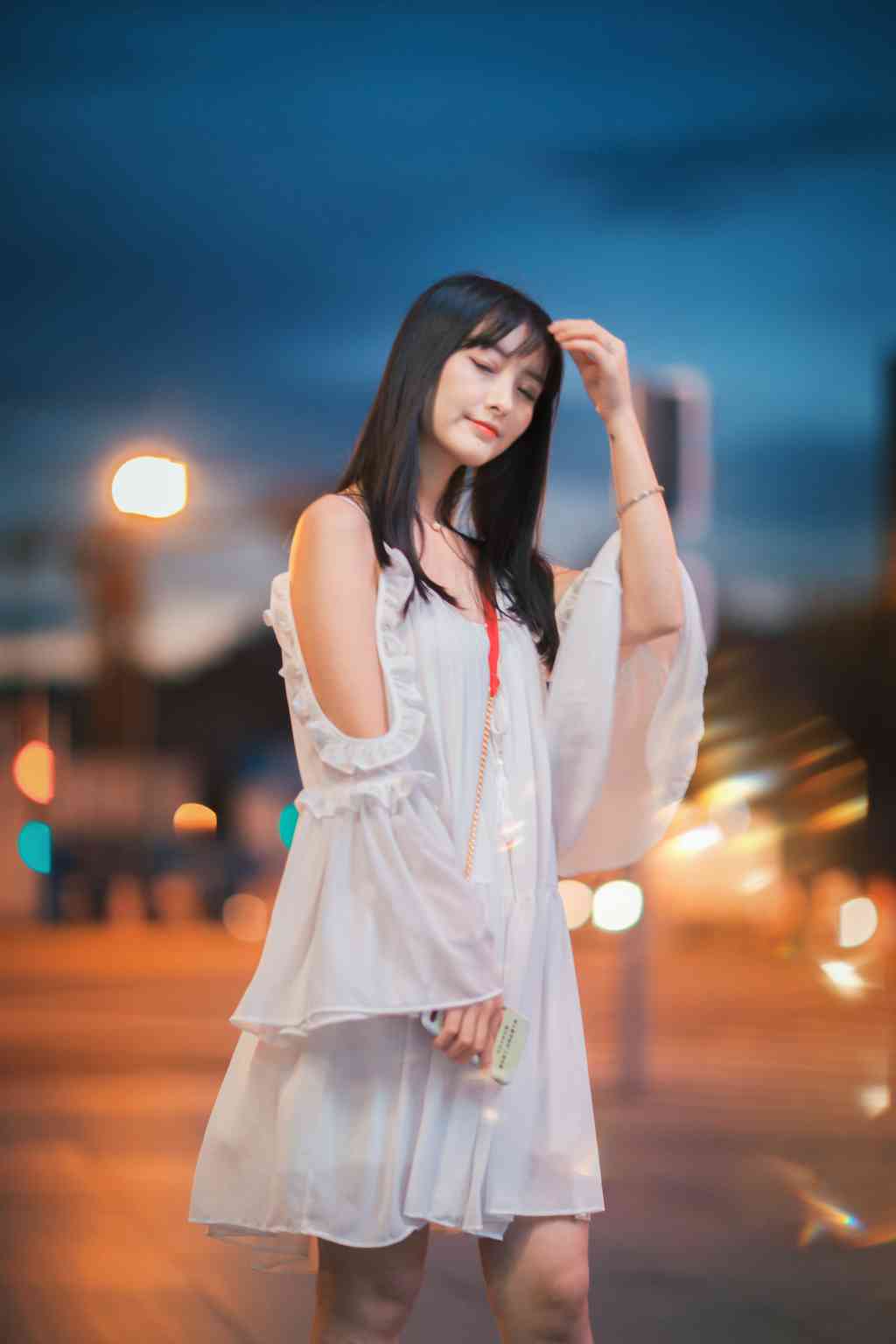 人间尤物周于希紧身包臀裙透明黑丝袜前凸后翘私密图库