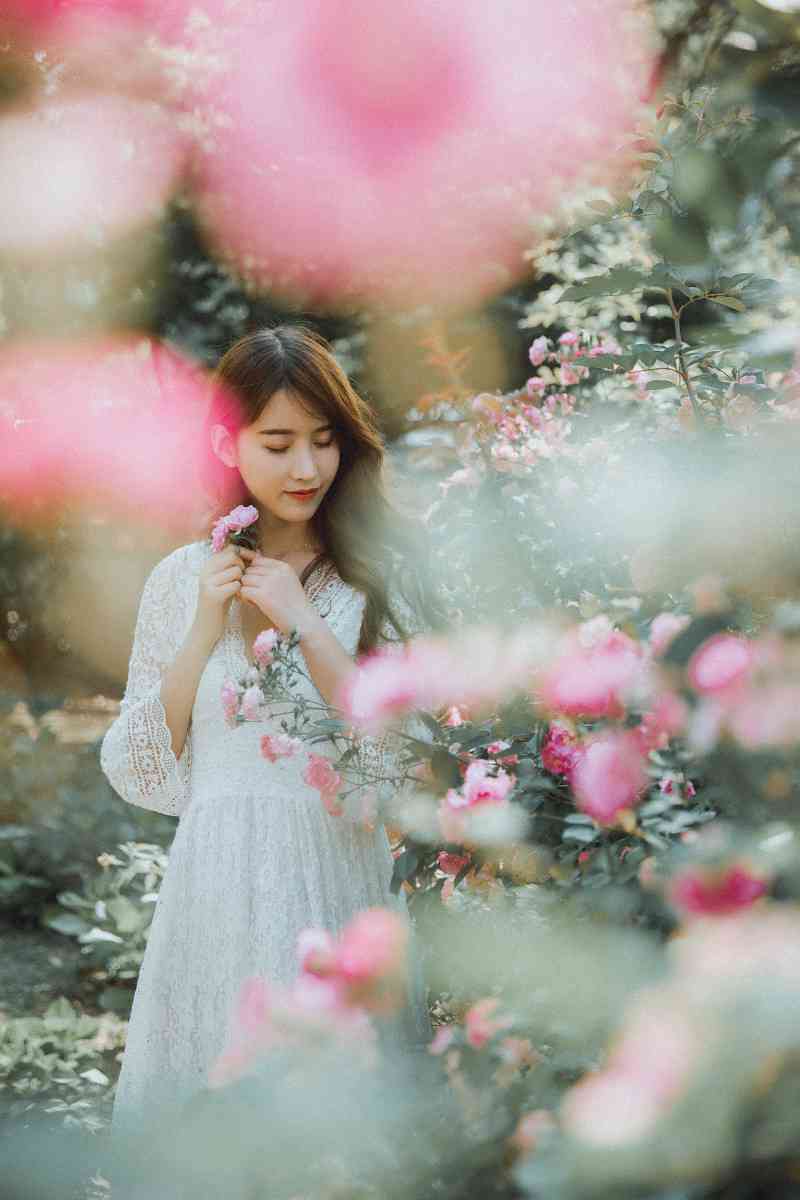 人间尤物周于希紧身包臀裙透明黑丝袜前凸后翘私密图库