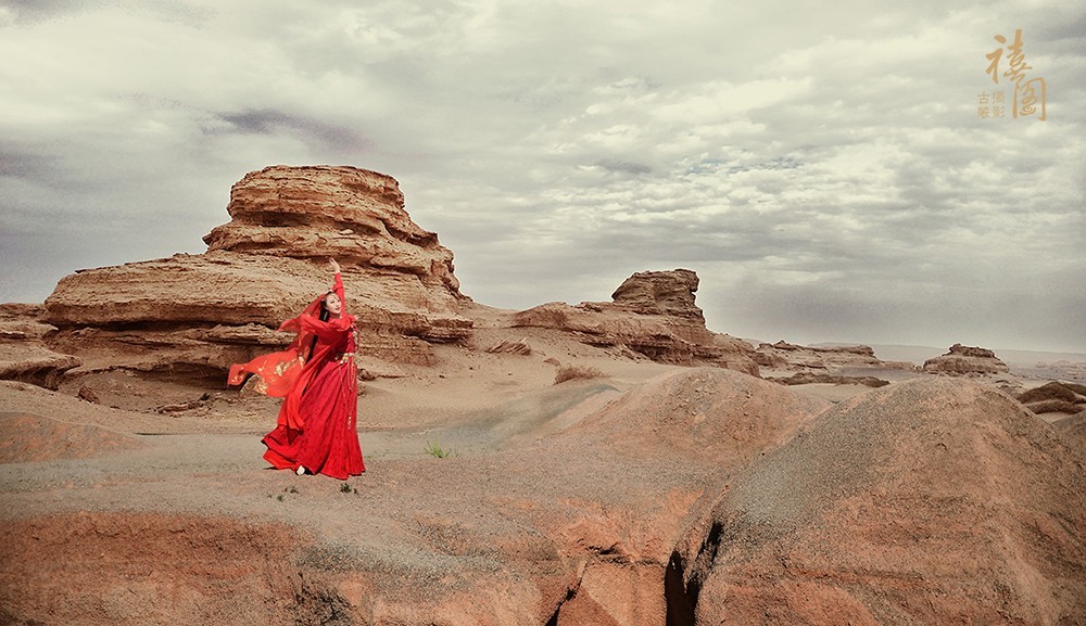 古装电视剧《东宫》大漠孤烟红色古装摄影