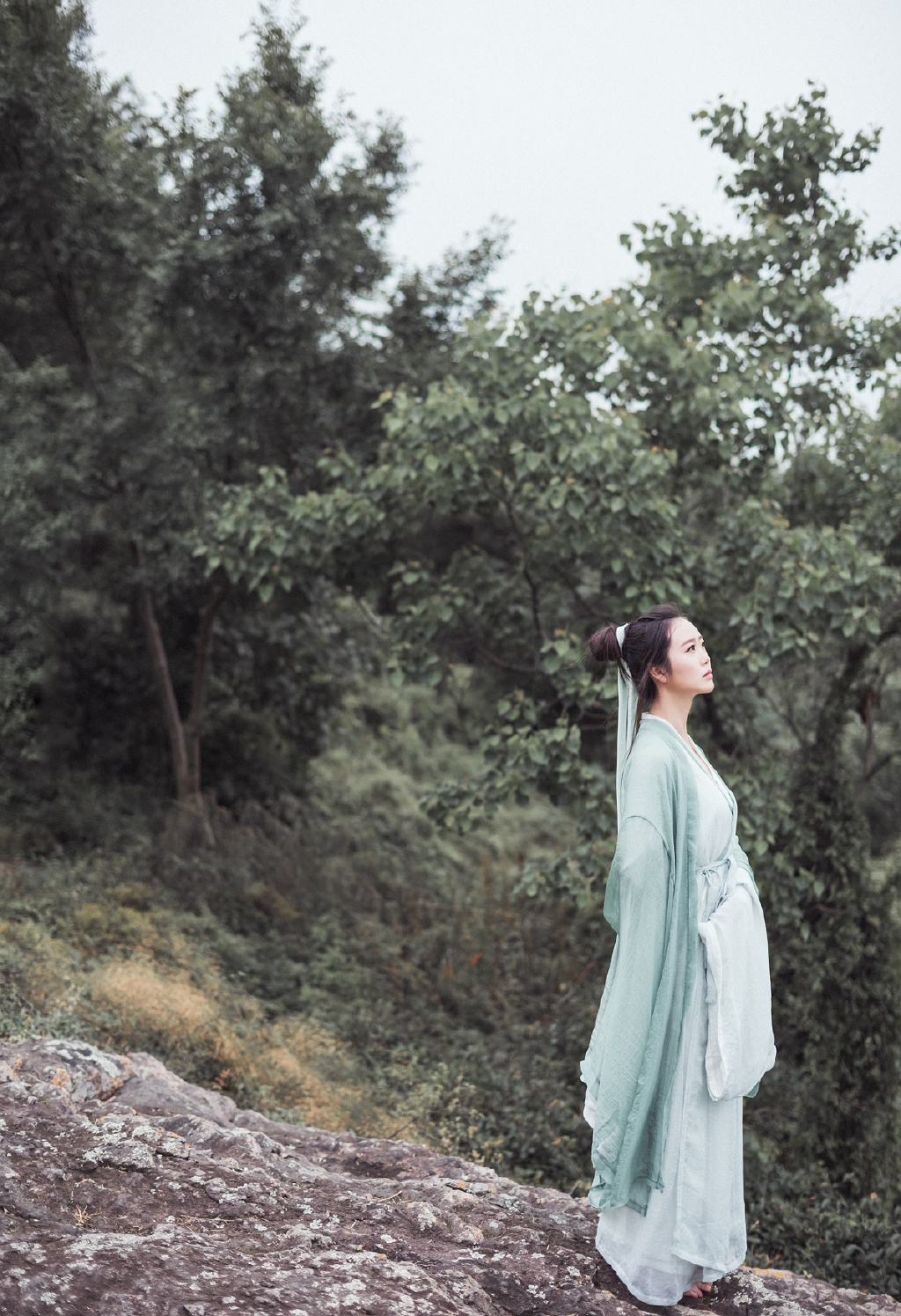 青蛇的诱惑 妖娆身姿性感撩人