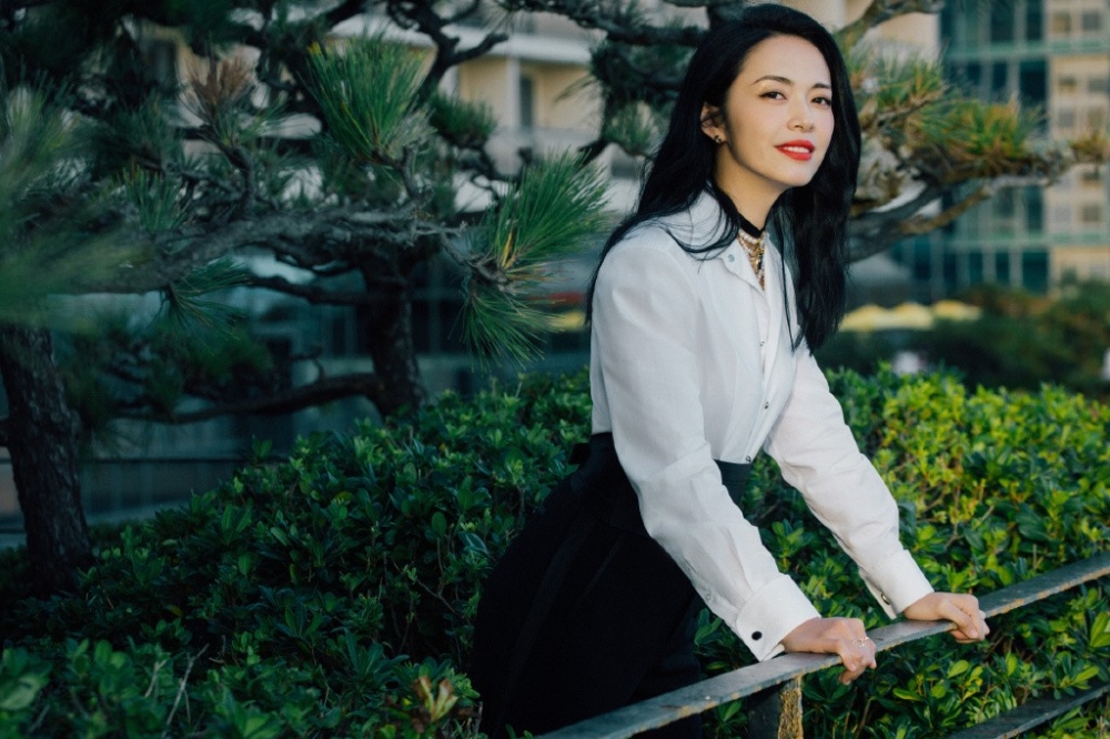 优雅大方美女姚晨浪漫成熟御姐写真图片