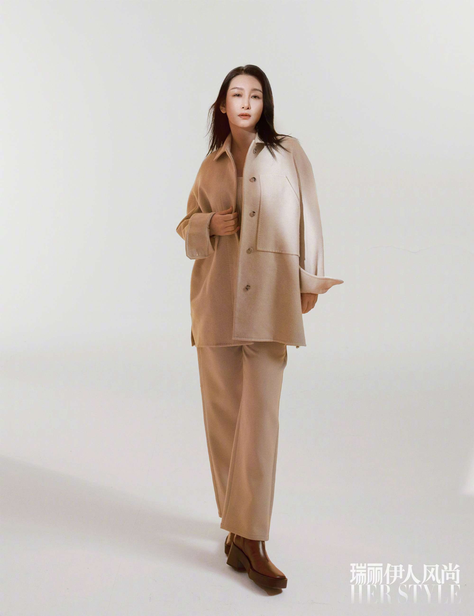 秦海璐简约造型尽显慵懒气质写真