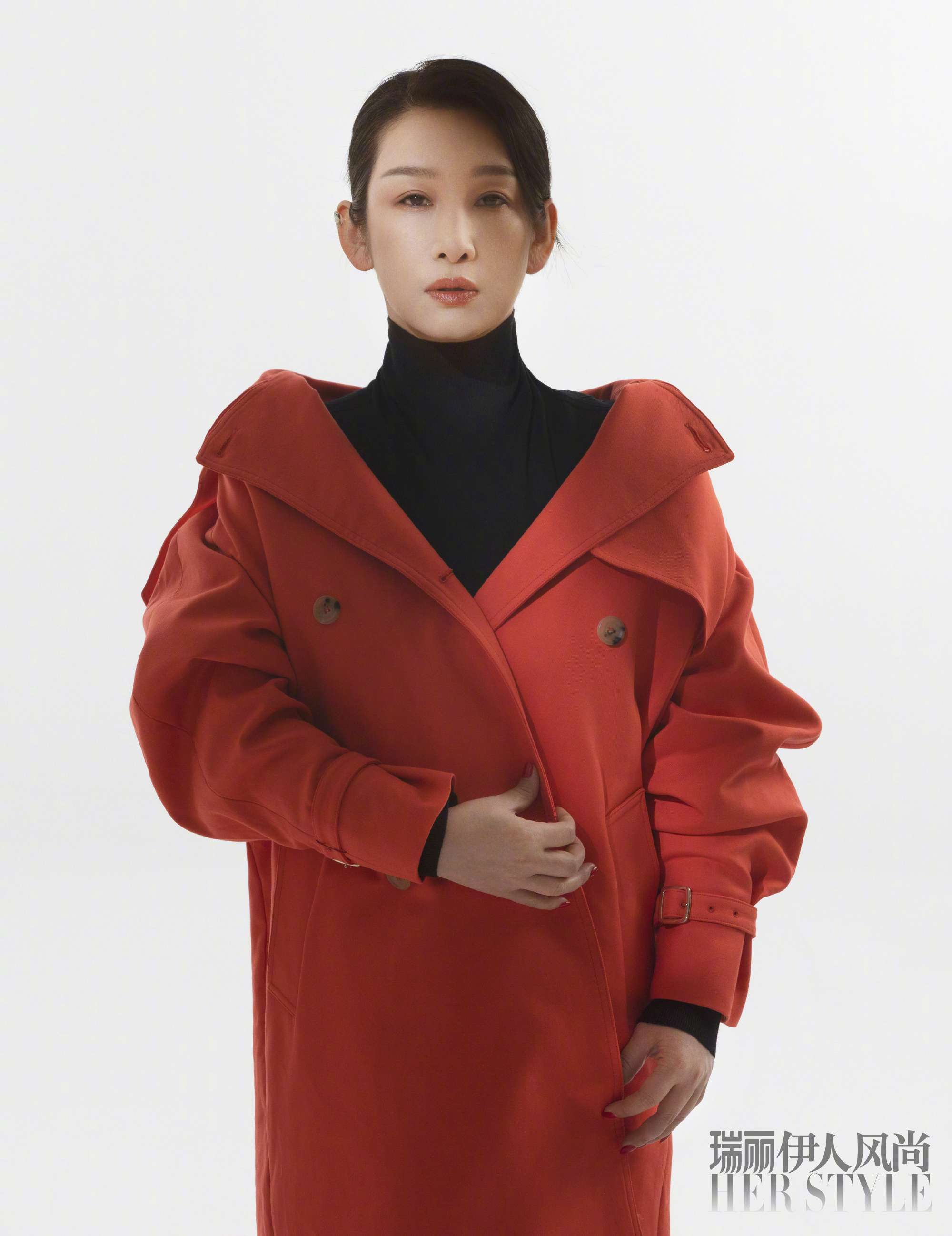 秦海璐简约造型尽显慵懒气质写真