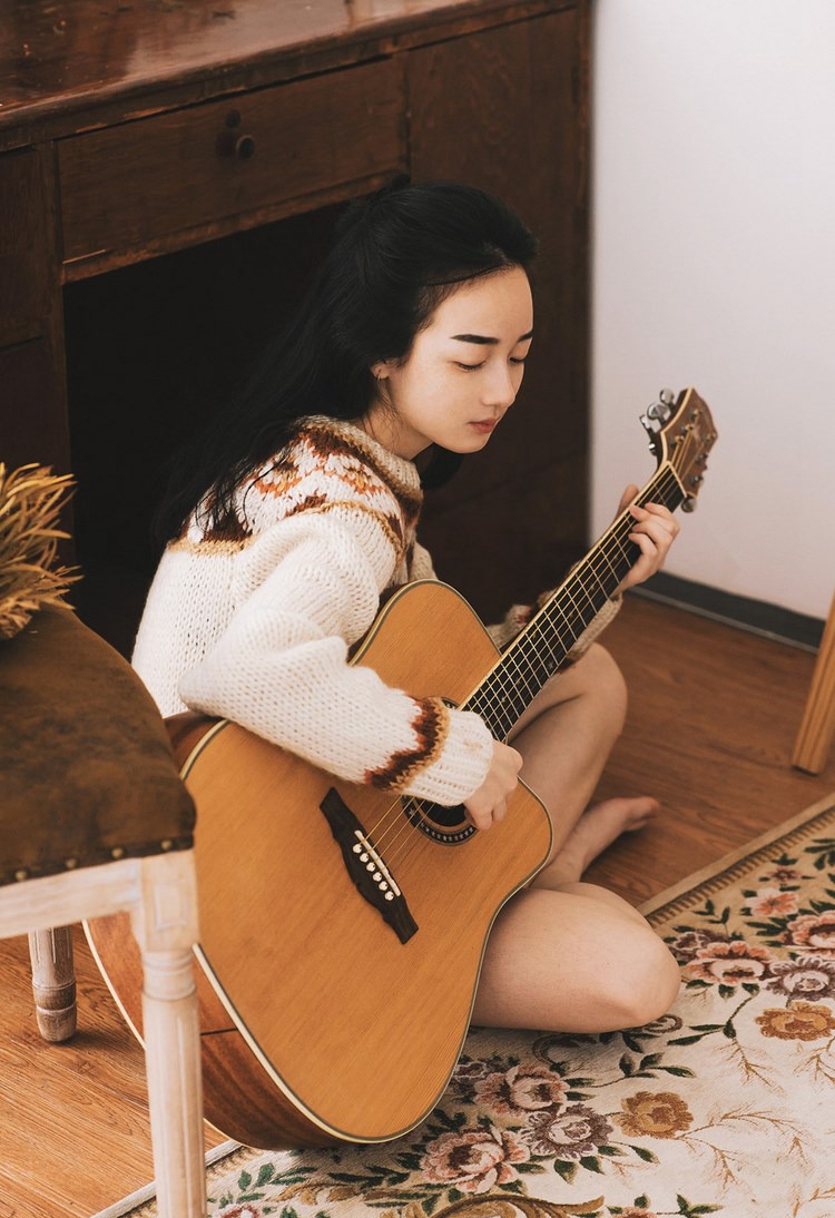 日本和服美女多香子吊带内衣丰满酥胸翘臀性感写真