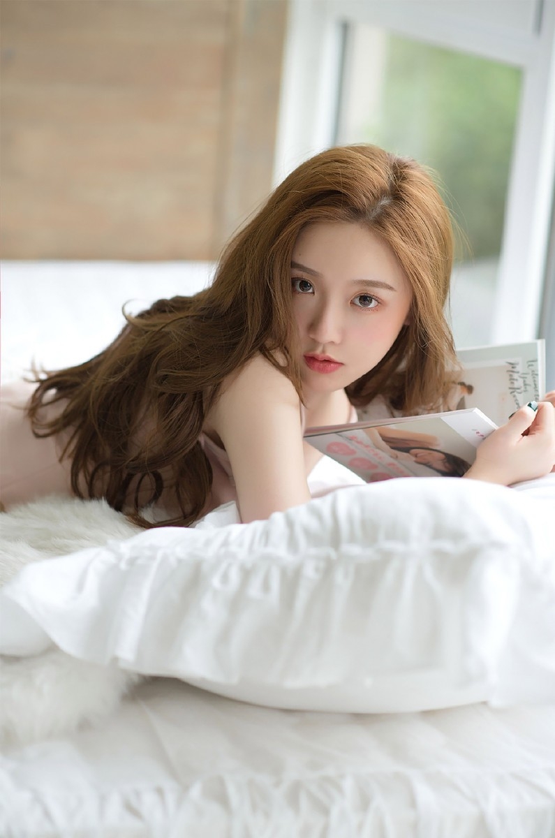 性感尤物夏新颖姿势不雅最大最大胆的隐私艺术床照