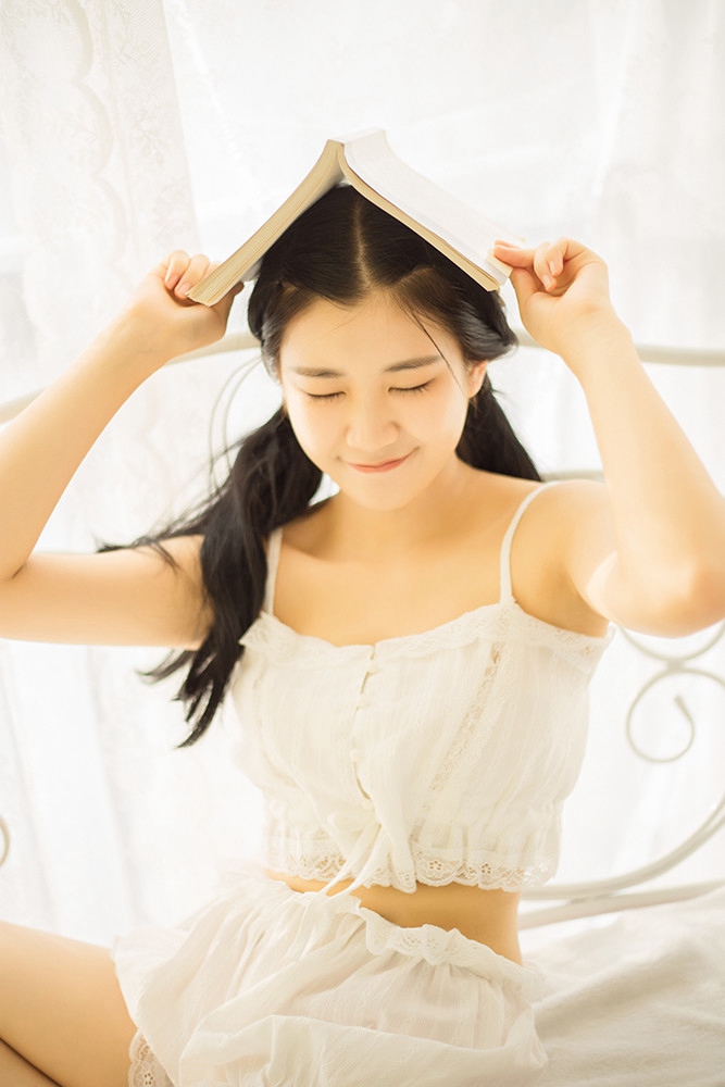 美女深v职业装超短裙亚洲大胆人休艺术