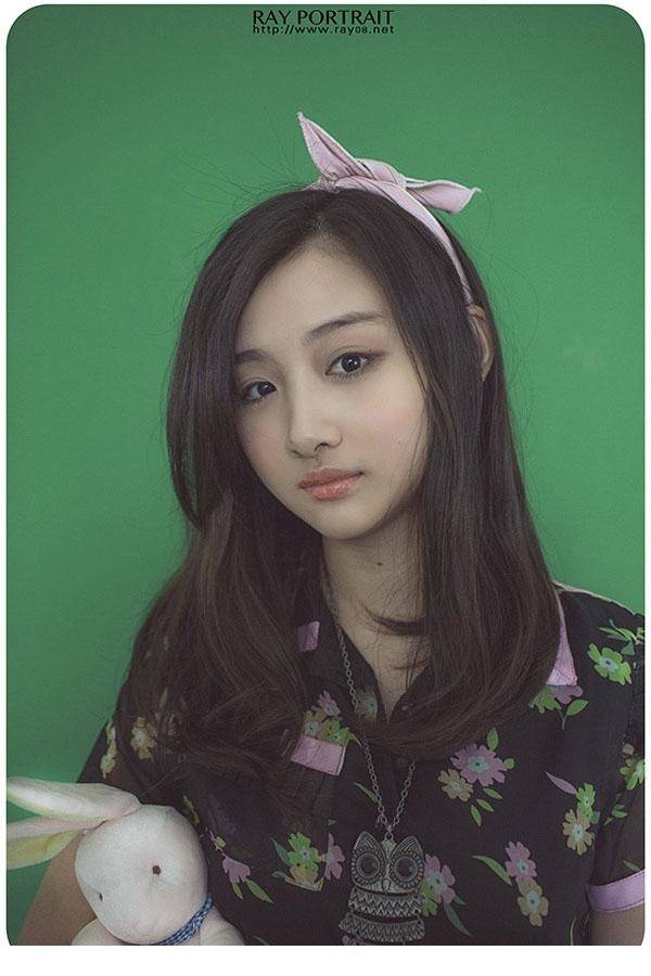 美女深v职业装超短裙亚洲大胆人休艺术