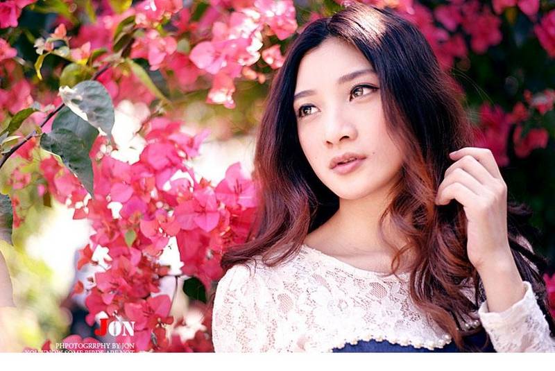 美女深v职业装超短裙亚洲大胆人休艺术