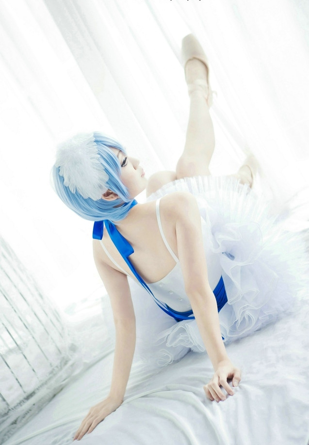 被豢养的芭蕾公主连体白丝美图