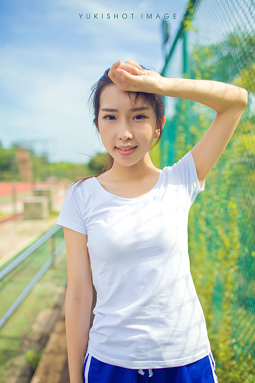 性感女人紧身皮衣长腿细高跟沙发上妩媚风骚美女艳照