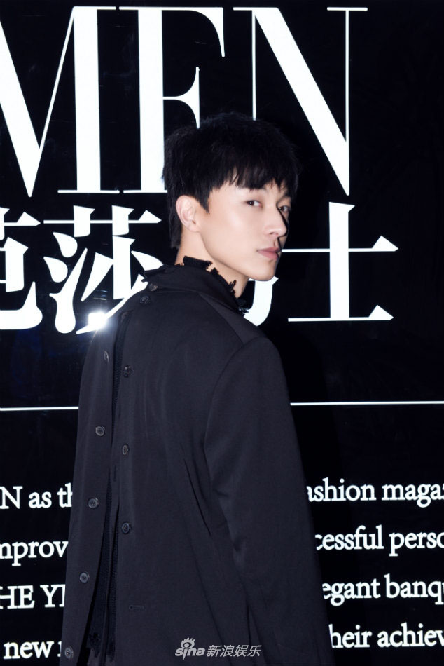 魏天浩亮潮流复古造型 超感少年尽显随性洒脱