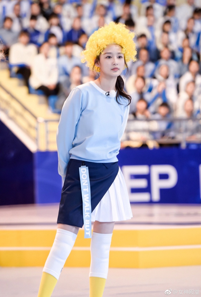 李沁跑男花絮 她笑起来真美真甜