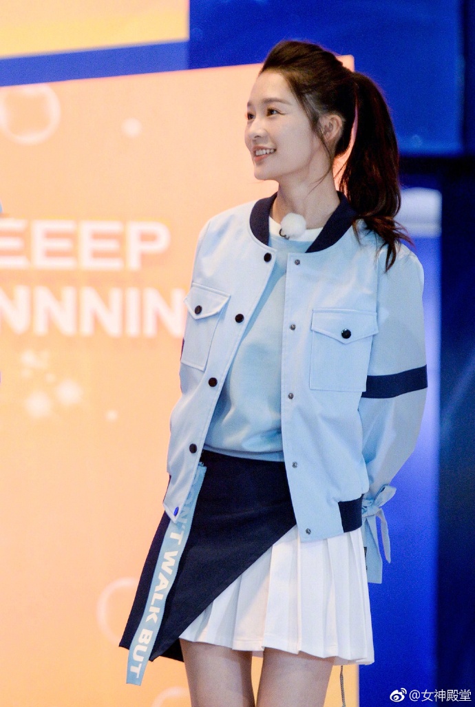 李沁跑男花絮 她笑起来真美真甜