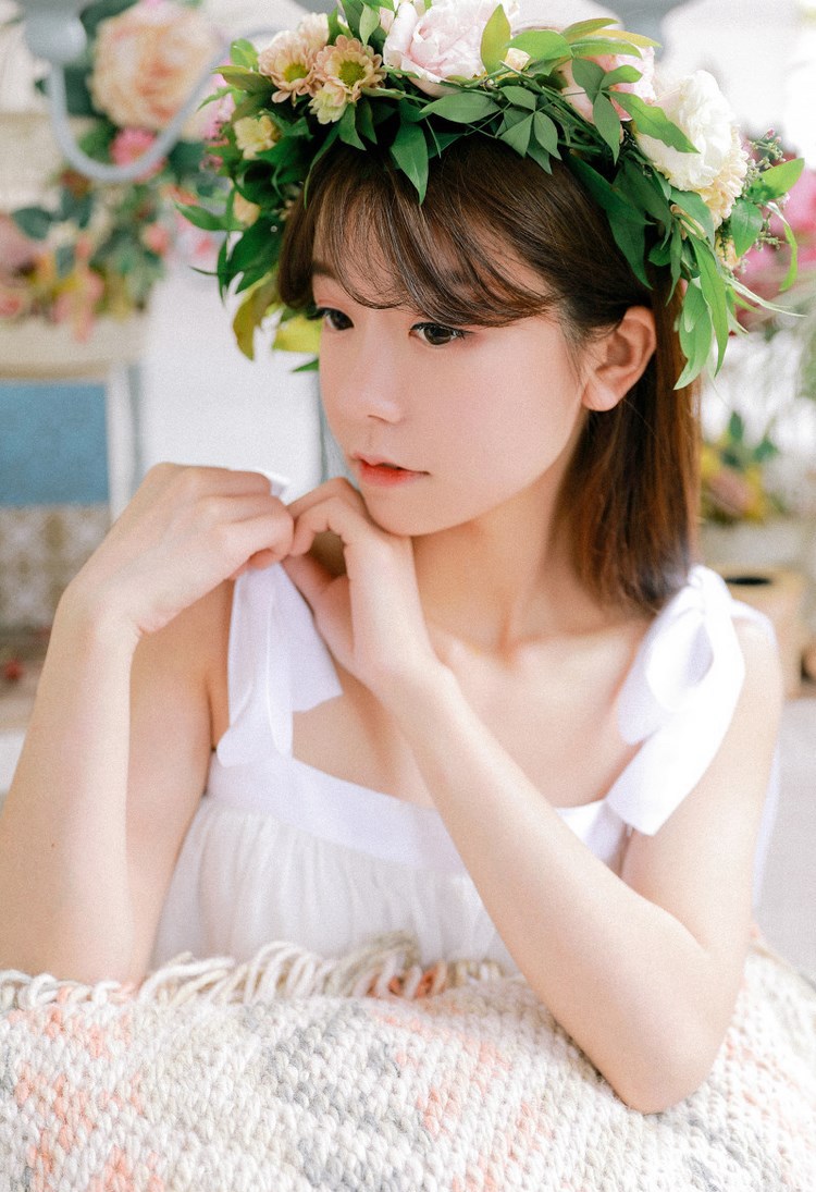 少妇糯美子真空吊带美乳白皙私房照