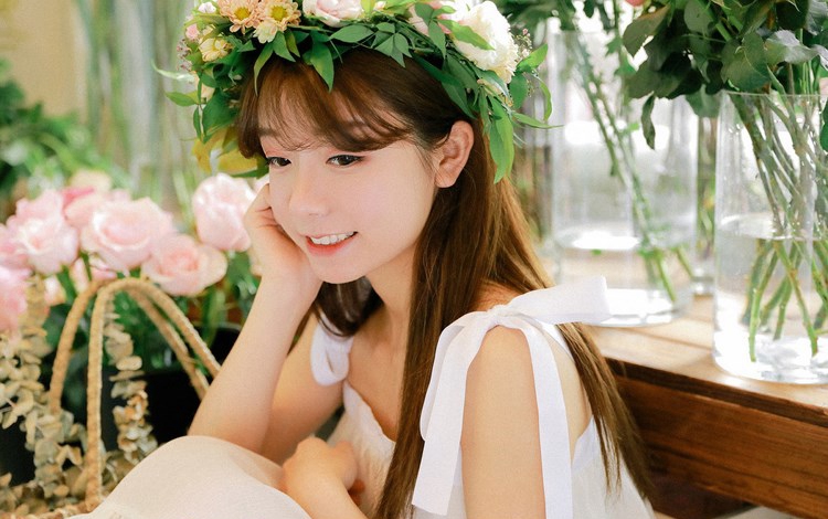 少妇糯美子真空吊带美乳白皙私房照