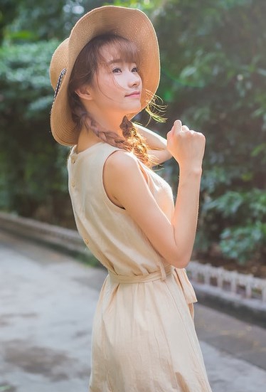 小美女甜美娇小身材抚媚眼神私房诱惑性感写真图片