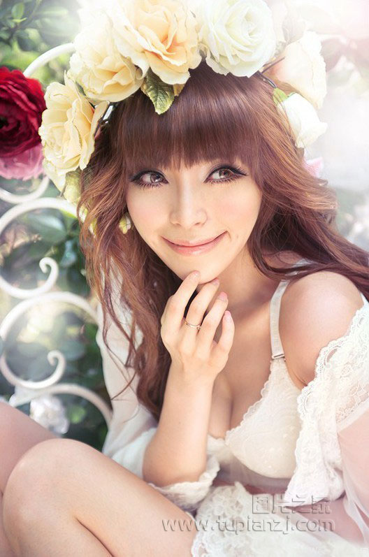 妖娆的性感美女 甜美写真图片