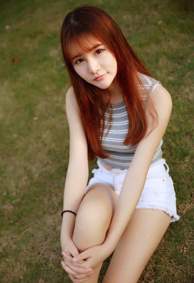 内衣美女半裸翘臀精美人体艺术写真