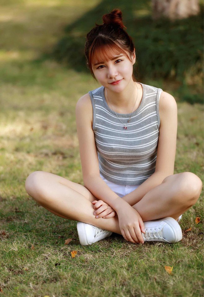 内衣美女半裸翘臀精美人体艺术写真