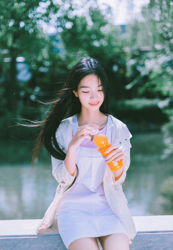 内衣美女半裸翘臀精美人体艺术写真